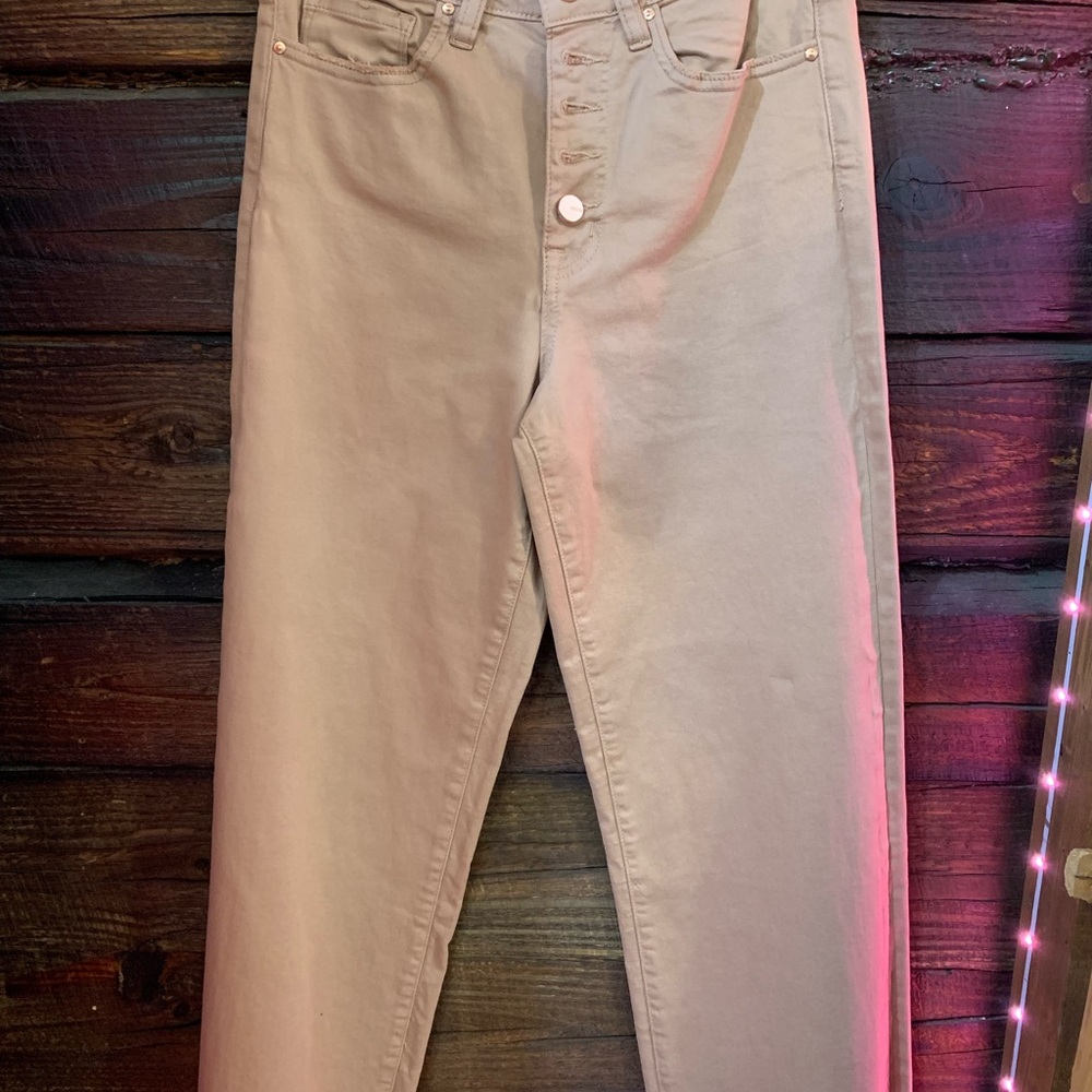 Beige High-Waisted Jeans